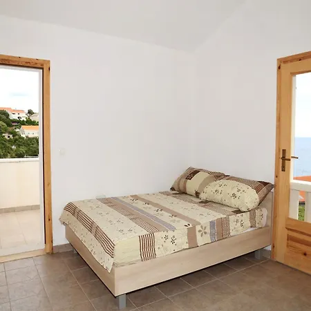 Holiday Home In Korcula With Sea View, Cleaning Included בית נופש זבלטיצה