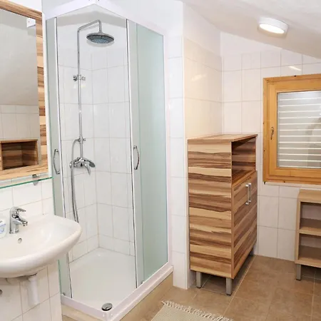 Charming In Cara With Pool, Cleaning Included Zavalatica