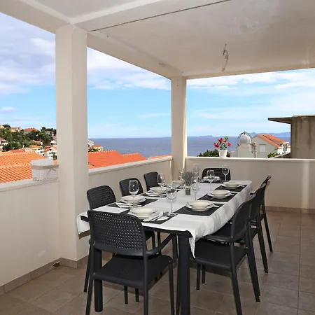 Holiday Home In Korcula With Sea View, Cleaning Included * זבלטיצה